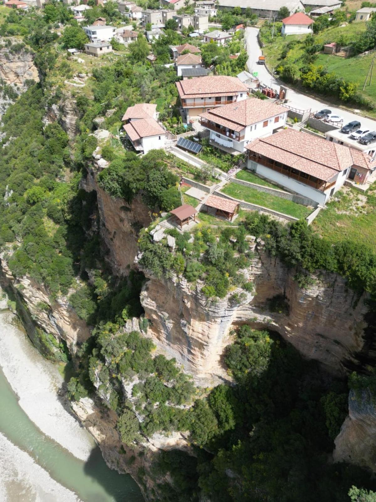 Guest House Bracaj Corovode Luaran gambar