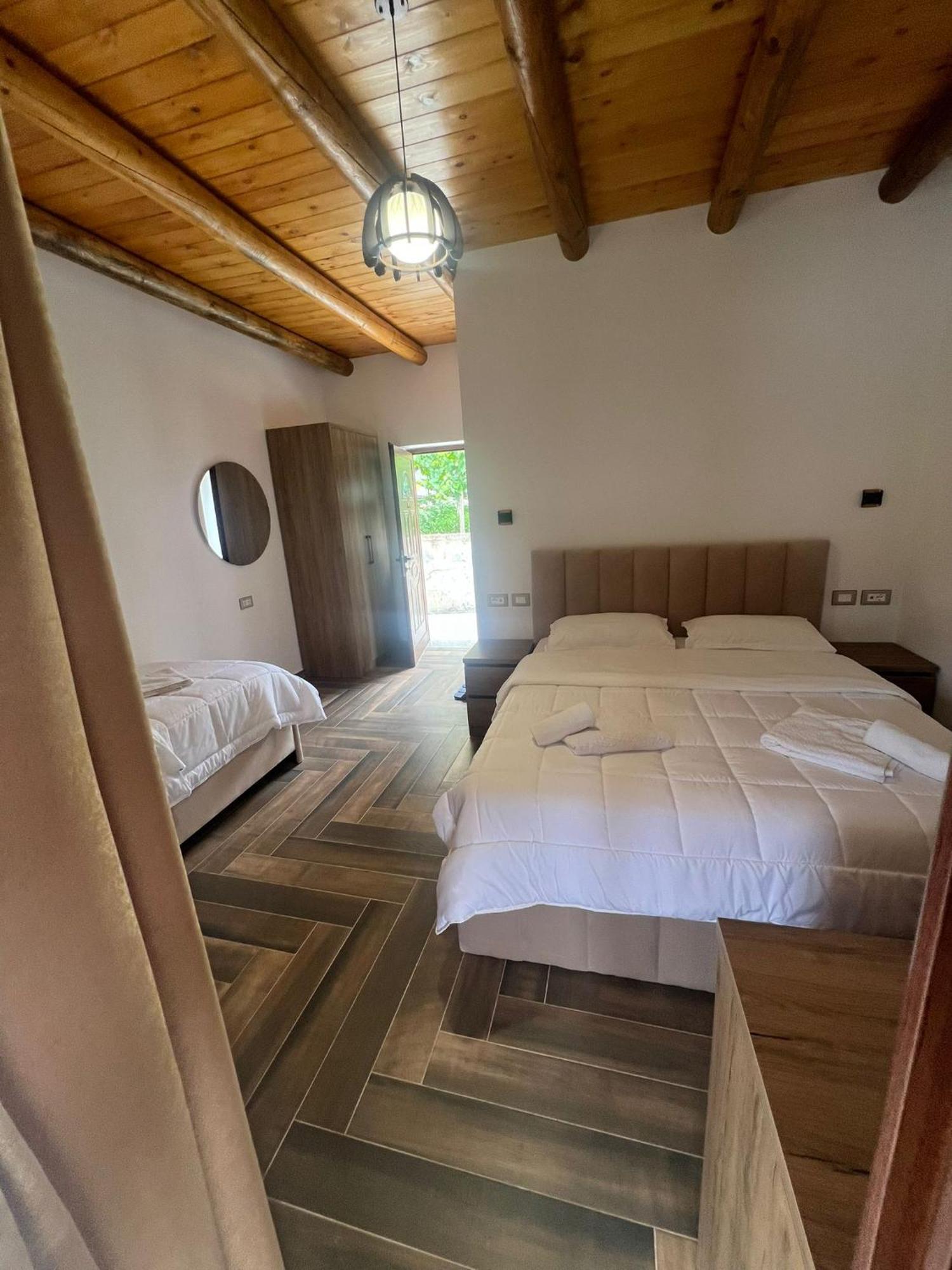 Guest House Bracaj Corovode Luaran gambar